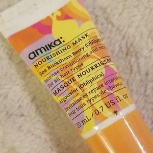 4/25 bundle item. Amika Nourishing Hair Mask!